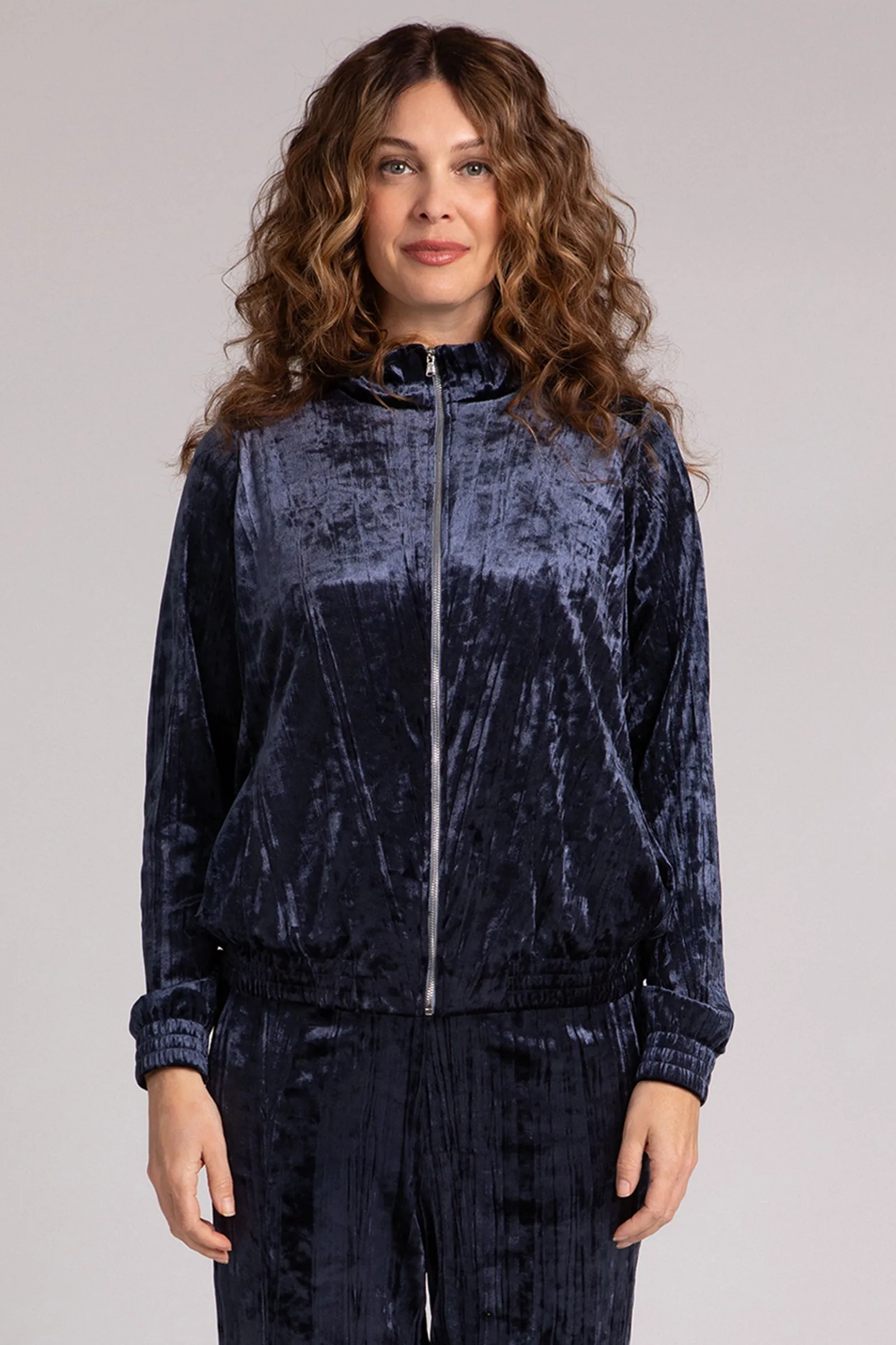 Crinkle Velvet Zip Front Warm Up | Navy