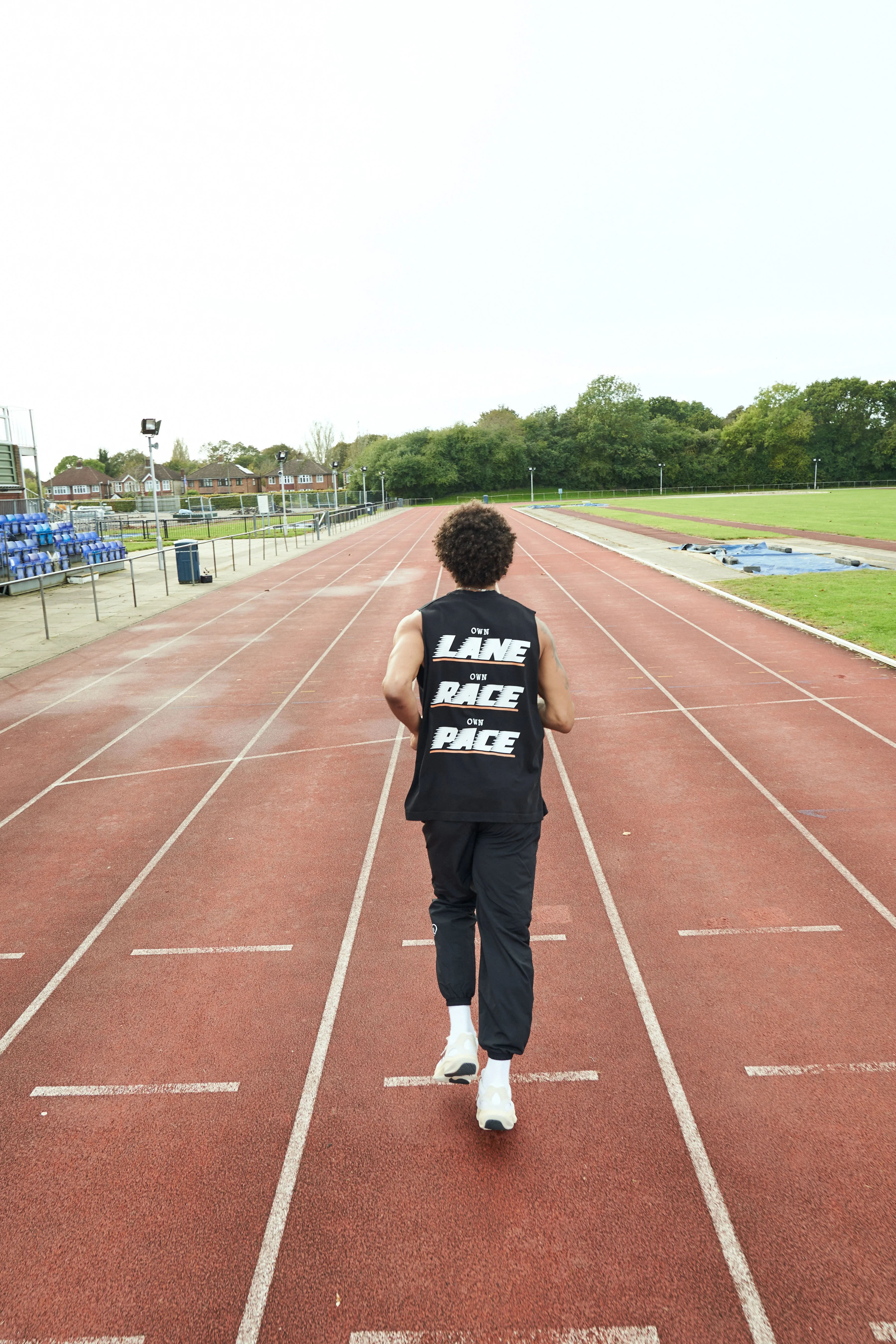 Harmonious ‘4000 weeks’ Tank