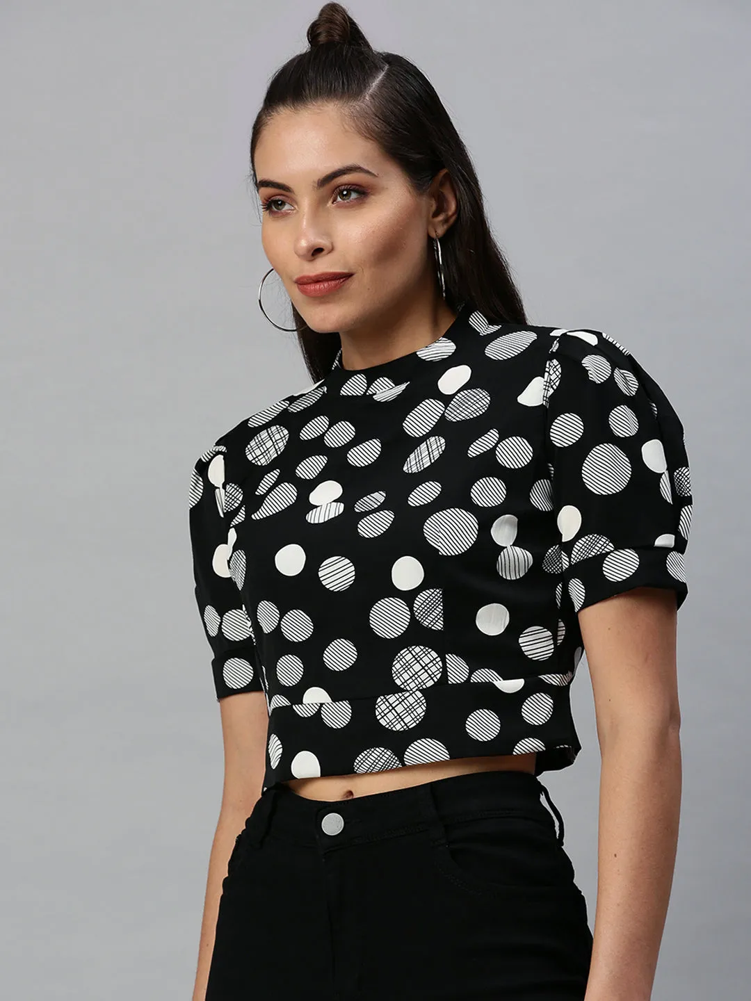 Women's Black Printed Crop Tops